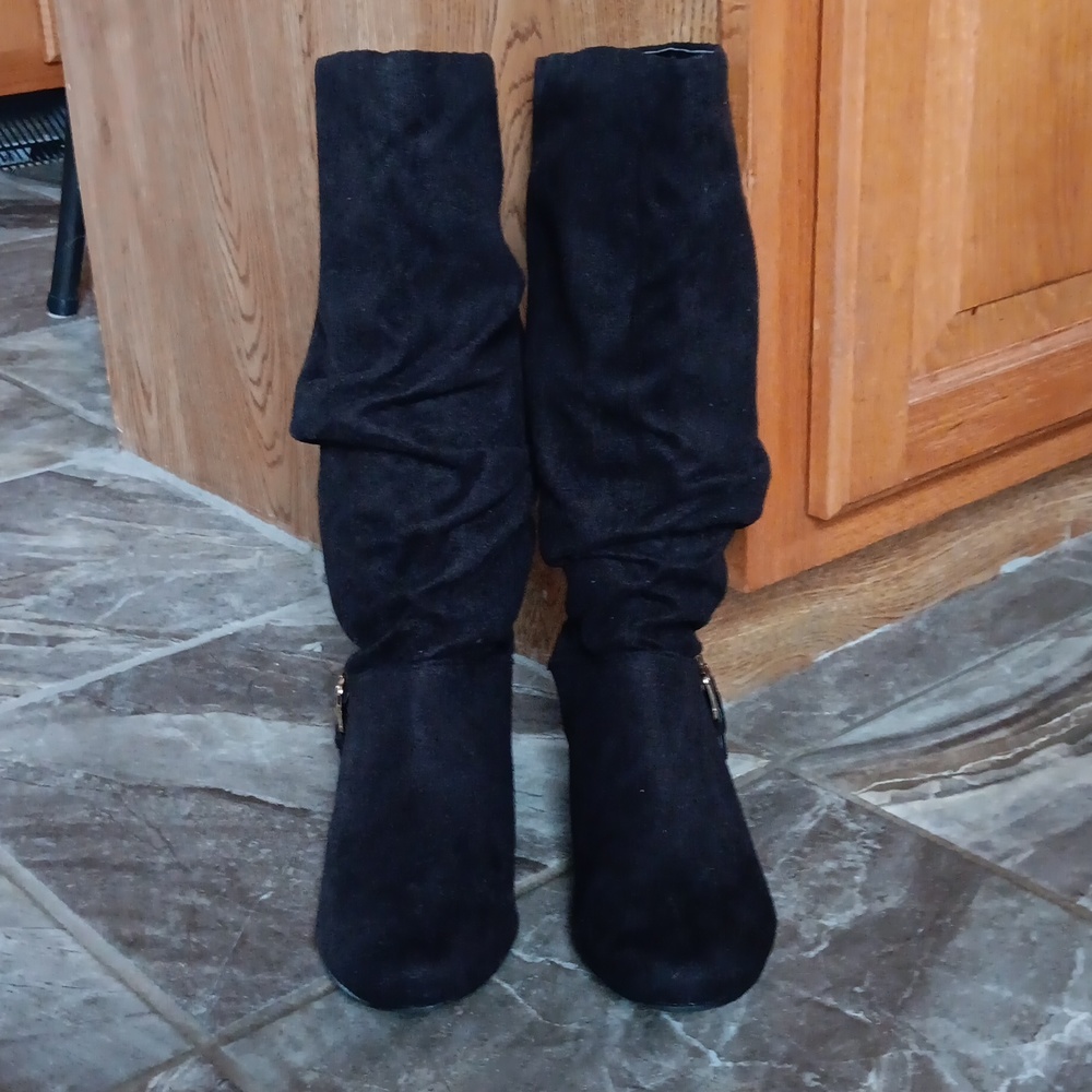 Ladies Bongo Boots Black Suede With Gold Buckle Sz. 9 - Picture 4 of 6